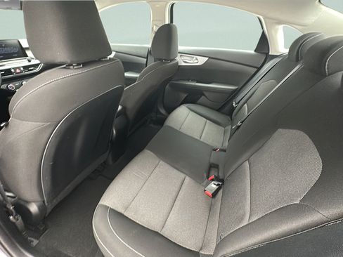 Used 2024 Kia Forte LXS w/ LXS Technology Package FWD image 9