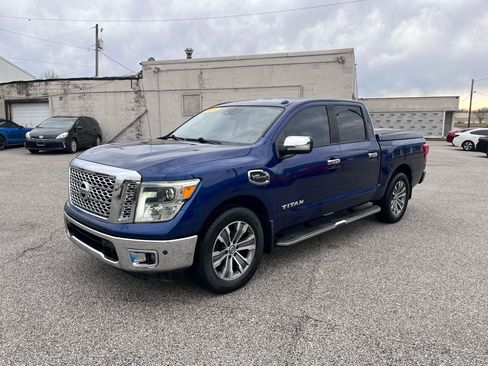 Used 2017 Nissan Titan SL image 7