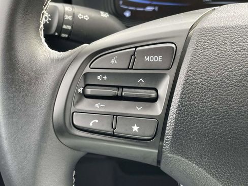 Certified 2024 Hyundai Venue Limited image 9