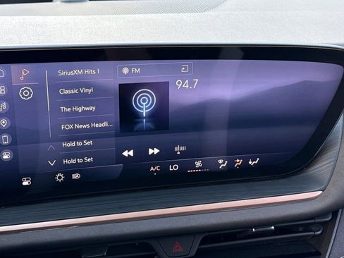 Used 2025 Buick Envision Sport Touring image 24