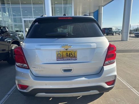 Used 2022 Chevrolet Trax LT w/ Driver Confidence Package image 5