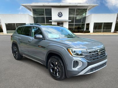 New 2025 Volkswagen Atlas Peak Edition SE