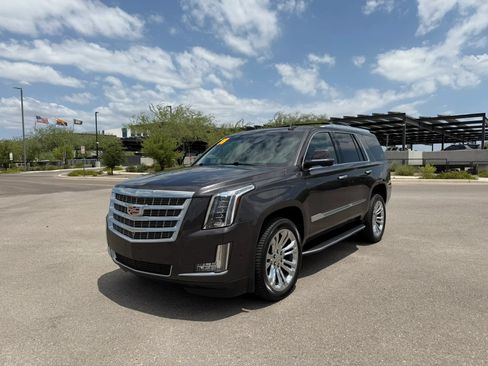 Used 2018 Cadillac Escalade Luxury w/ LPO, Radiant Package AWD/4WD image 4