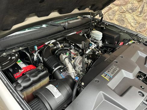 Used 2007 GMC Sierra 2500 SLE w/ Z71 Off-Road Package image 39