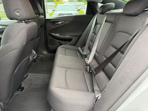 Used 2022 Chevrolet Malibu LT FWD image 33