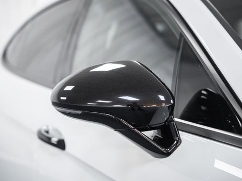 Used 2018 Porsche Panamera 4 w/ Premium Package Plus image 19