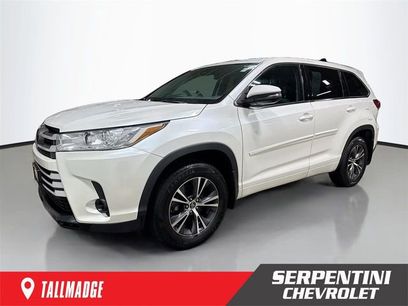 Used 2018 Toyota Highlander LE