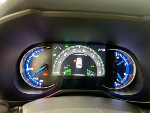 Used 2024 Toyota RAV4 XLE image 23