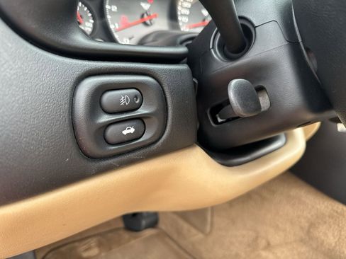 Used 1998 Chevrolet Corvette Base w/ Performance Handling Pkg image 22