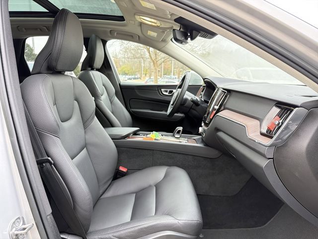Used 2023 Volvo XC60 T8 Plus AWD/4WD image 25