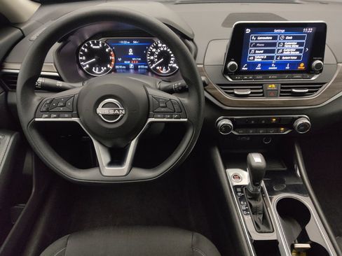 Used 2024 Nissan Altima 2.5 SV image 22