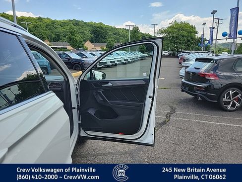 Certified 2022 Volkswagen Tiguan SE AWD/4WD image 42