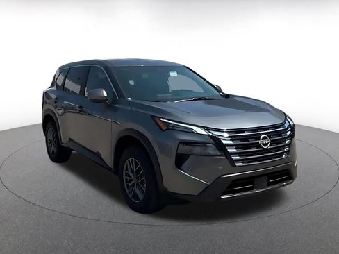 Used 2026 Nissan Rogue SV FWD image 3