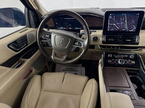 Used 2019 Lincoln Navigator L Reserve image 27