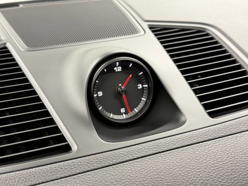 Certified 2023 Porsche Cayenne Platinum Edition image 56