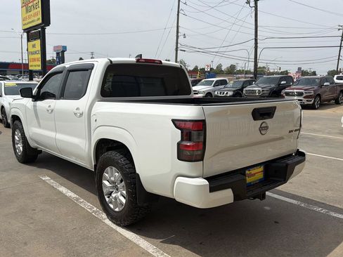 Used 2022 Nissan Frontier SV AWD/4WD image 7