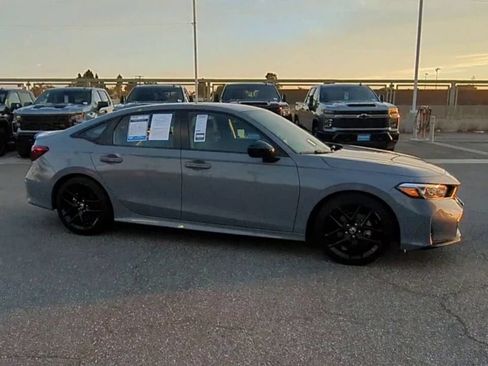 Used 2025 Honda Civic Sport image 9