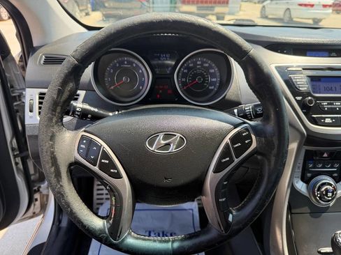 Used 2013 Hyundai Elantra SE image 11