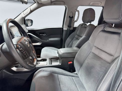 Used 2022 Nissan Frontier SV w/ Technology Package image 17