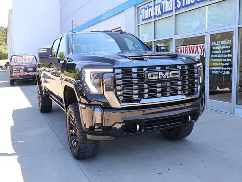 Used 2024 GMC Sierra 3500 Denali Ultimate AWD/4WD image 2