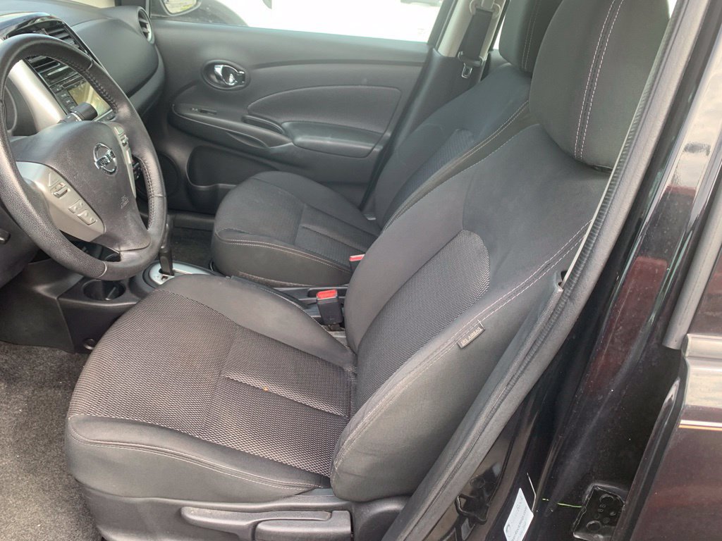 Used 2017 Nissan Versa SV w/ SV Special Edition Package FWD image 3