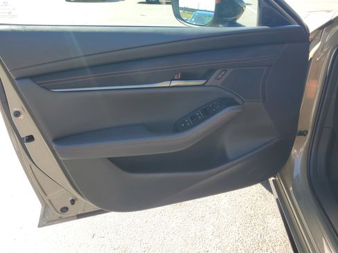 Used 2024 MAZDA MAZDA3 s image 19