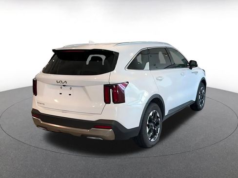 Used 2024 Kia Sorento S image 14