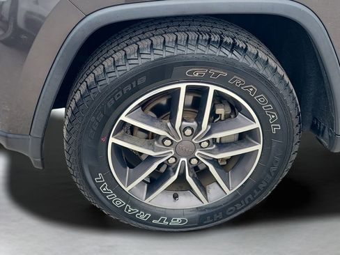 Used 2019 Jeep Grand Cherokee Limited AWD/4WD image 25