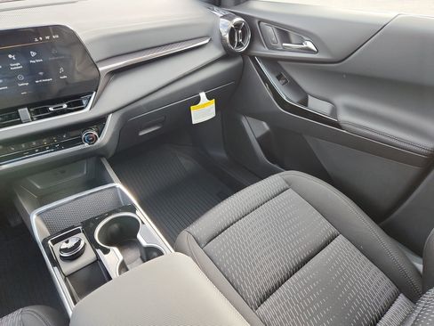 New 2026 Chevrolet Equinox LT image 14