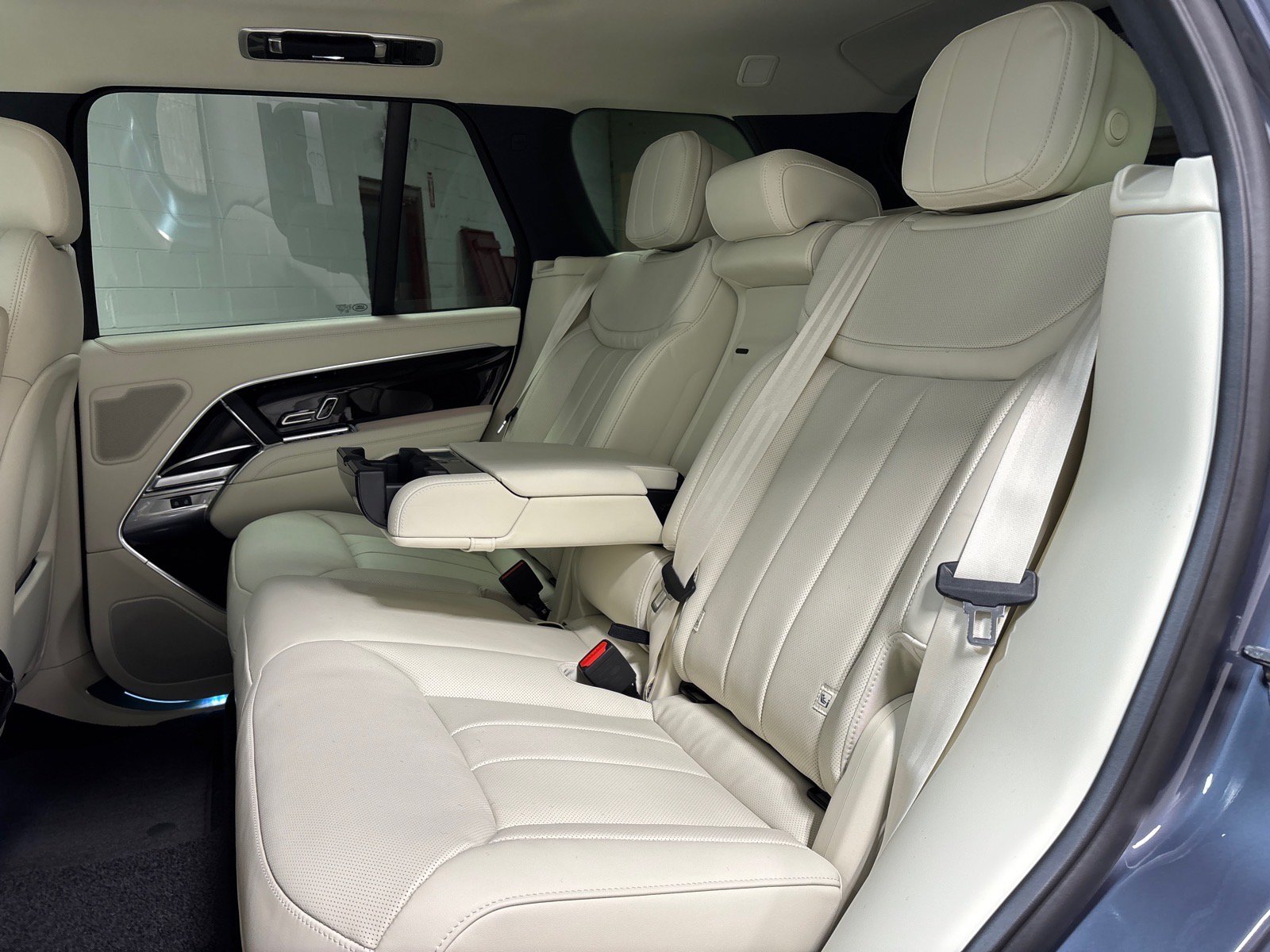 New 2026 Land Rover Range Rover SE AWD/4WD image 26