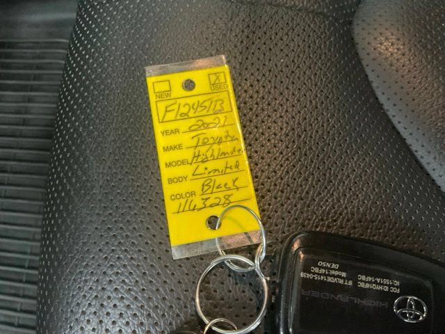 Used 2021 Toyota Highlander Limited AWD/4WD image 22