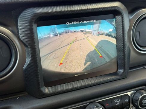 Used 2019 Jeep Wrangler Unlimited Sport S image 24