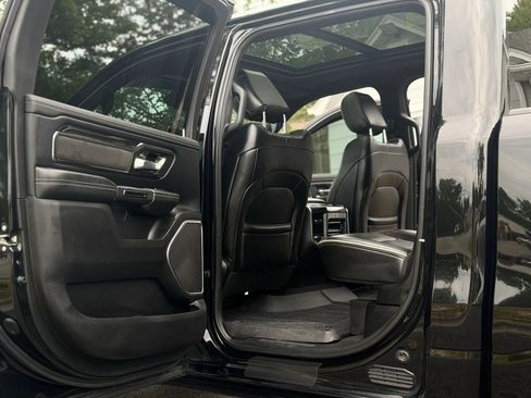 Used 2019 RAM 1500 Laramie AWD/4WD image 22