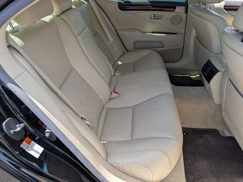 Used 2017 Lexus LS 460 w/ Comfort Package RWD image 5