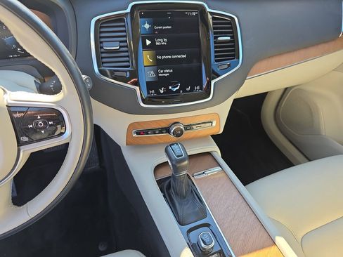 Used 2021 Volvo XC90 T6 Momentum w/ Advanced Package image 31