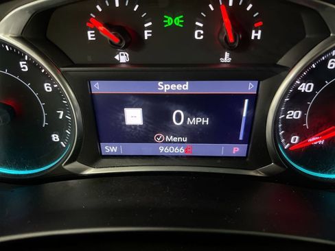 Used 2021 Chevrolet Equinox Premier FWD image 13