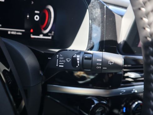 New 2026 Nissan Pathfinder Platinum image 23