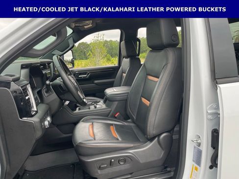 Used 2025 GMC Sierra 2500 AT4 AWD/4WD image 5