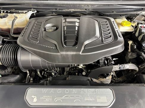 Used 2024 Jeep Wagoneer L Series II w/ Flexible Seating Group RWD image 41
