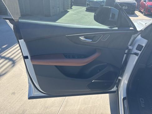 Used 2022 Audi Q8 Premium Plus image 10