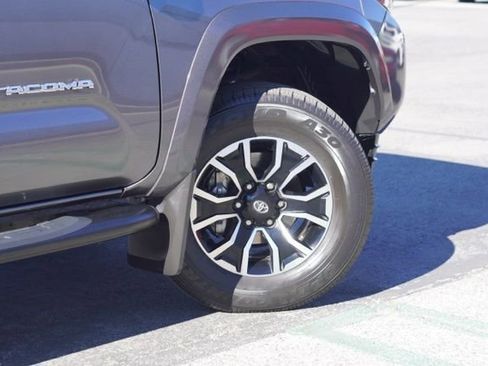 Used 2021 Toyota Tacoma TRD Sport image 8