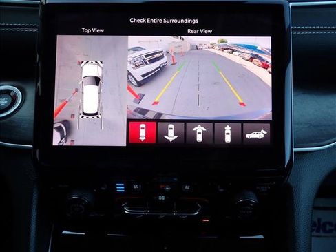Used 2023 Jeep Grand Cherokee Limited w/ Luxury Tech Group II AWD/4WD image 19