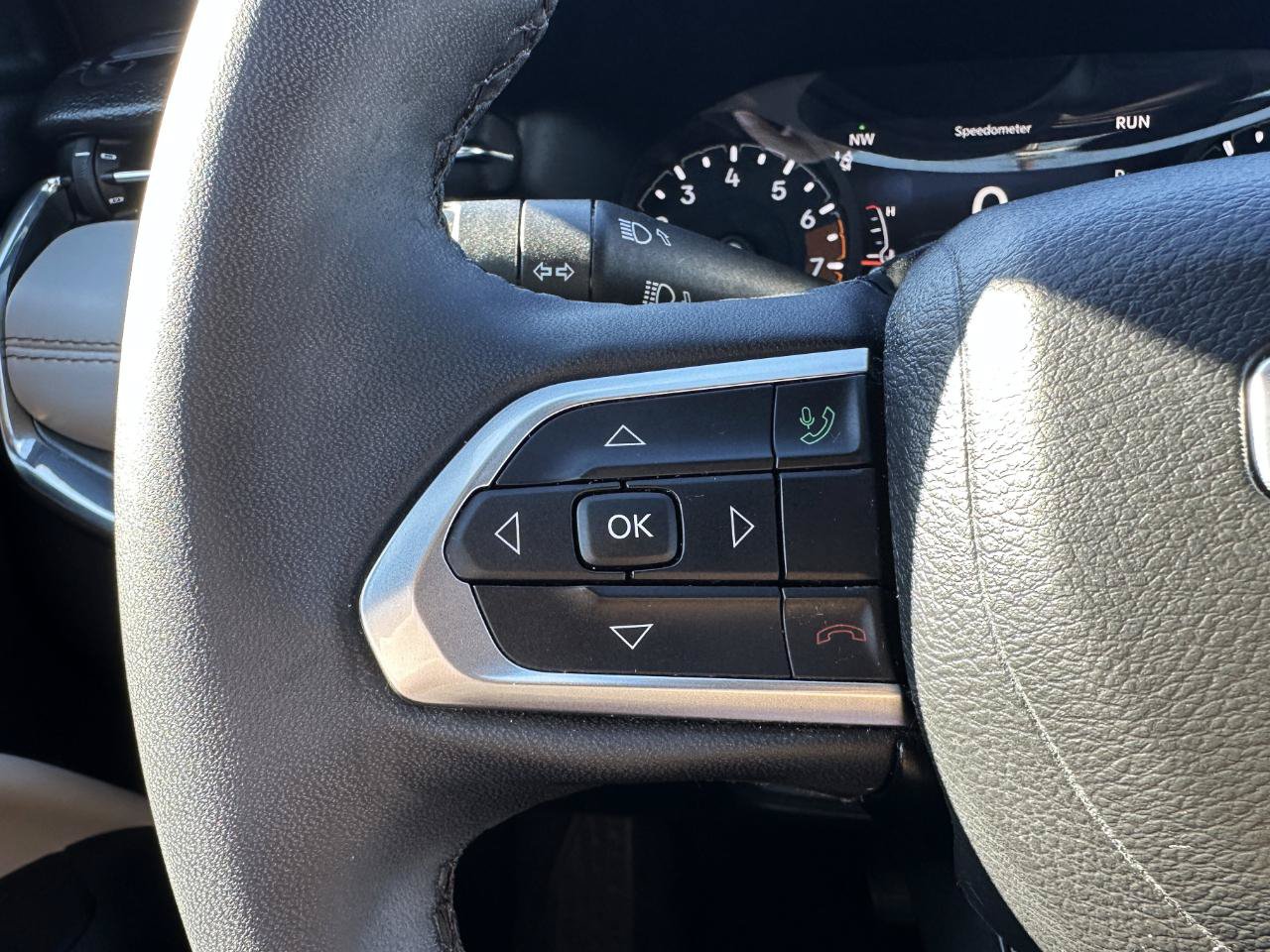 Used 2023 Jeep Compass Limited w/ Sun and Sound Group AWD/4WD image 53