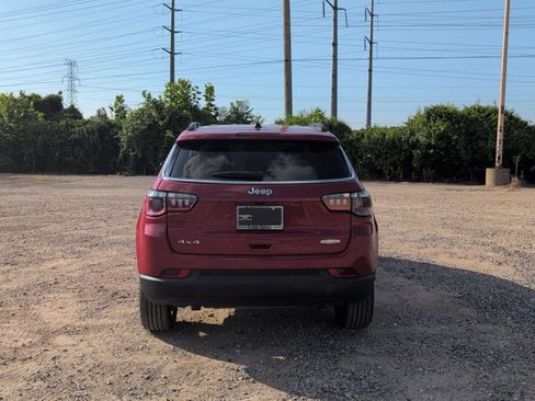 Used 2024 Jeep Compass Latitude AWD/4WD image 5