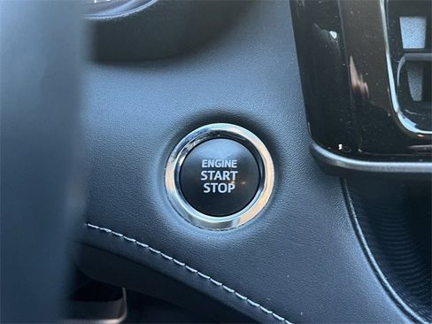 Used 2023 Toyota Highlander LE image 23