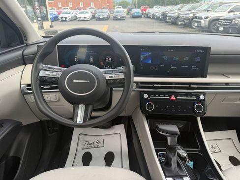 Used 2025 Hyundai Tucson SEL FWD image 12