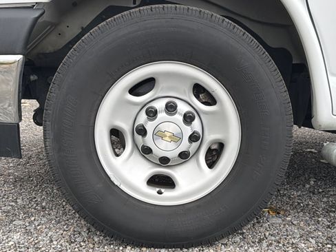 Used 2024 Chevrolet Express 2500 w/ Driver Convenience Package image 21