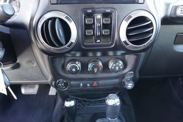 Used 2015 Jeep Wrangler Unlimited Sport w/ Quick Order Package 24S AWD/4WD image 29