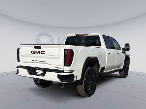 Used 2024 GMC Sierra 2500 AT4 w/ AT4 Premium Plus Package AWD/4WD image 7