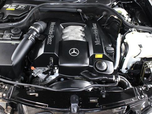 Used 2001 Mercedes-Benz CLK 320 Cabriolet image 28